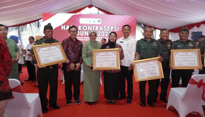 Polkes Bulukumba Kesdam XIV Hasanuddin Raih Dua Penghargaan BKKBN Pada Puncak Peringatan Hari Kontrasepsi Sedunia