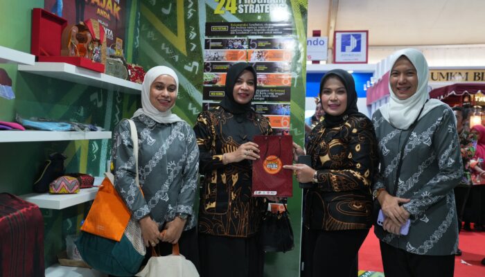 Hari Pertama ICE Apeksi 2024, Pengunjung Booth Kota Makassar Tembus Seribuan Orang, Ketua Dewan Pengurus Apeksi, Puji Booth Makassar