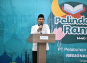 Kunjungi Pelabuhan Balikpapan, Dirut Pelindo Pastikan Kelancaran Operasional & Berbagi Kebahagiaan dengan Masyarakat Sekitar