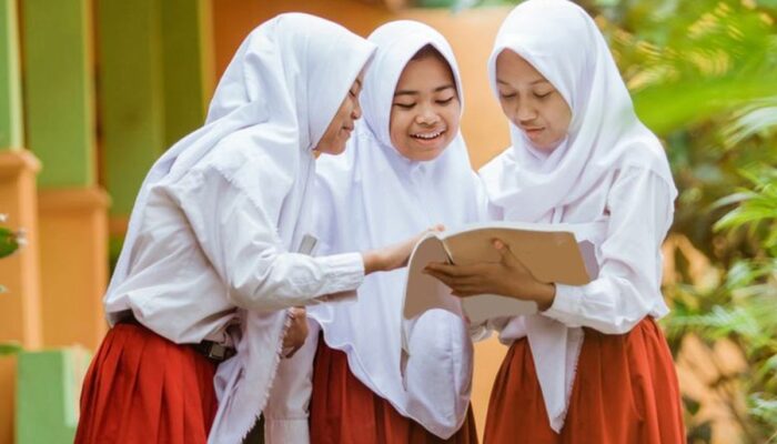 Mendikdasmen Paparkan Program Prioritas 2025: Wajib Belajar 13 Tahun hingga AI di Sekolah